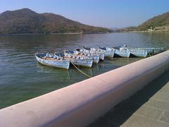 Fateh Sagar Lake in Udaipur with Aravalli hills in the background