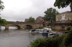 Folly Bridge and Head of the River pub in Oxford