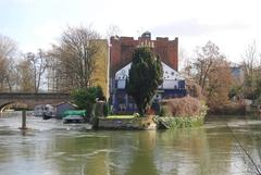 Island in the Thames