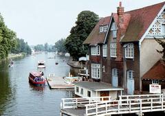 View southeast along the Thames at Folly Bridge