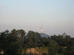 Seoul city wall in August 2007