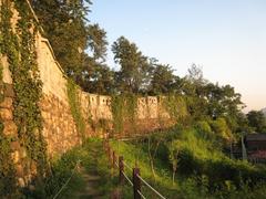 Seoul city wall in August 2007