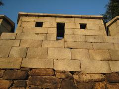 Seoul city wall in August 2007