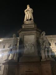 Leonardo Monument at night in Piazza della Scala