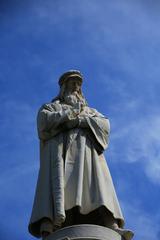 Monumento a Leonardo da Vinci in Milan