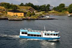 Ferry Chapman departing from Kuninkaanportti ferry stop at Suomenlinna, Helsinki