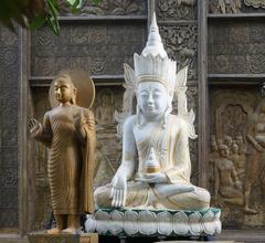 Gangaramaya Temple in Colombo, Sri Lanka