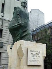 Statue of Salvador Allende in front of the Palacio de la Moneda