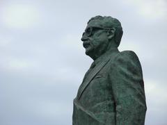 Statue of Salvador Allende in front of Palacio de la Moneda