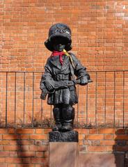 The Little Insurgent statue of a child with a gun