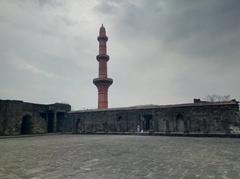 Chand Minar in Daulatabad viewed from the courtyard of Bharat Mata temple