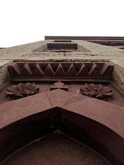 Mughal design details on walls of tomb