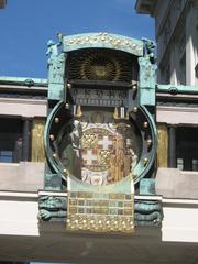 Clock without hands showing time change from 2:59 to 3:00 in Vienna