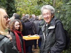 Mycologist Alick Henrici leading a Fungus Foray in Gunnersbury Triangle