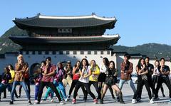 K-POP World Festival 2013 in Changwon members’ tour in Seoul, Flash Mob at Gwanghwamun Square