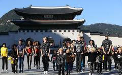 Flash mob at Gwanghwamun Square during K-POP World Festival 2013