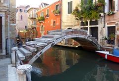 Ponte de Chiodo bridge in Cannaregio, Venice