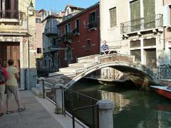 Ponte Chiodo bridge over Rio de San Felice in Venice