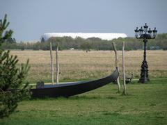 Kunstinstallation ALITTLEMORELOVE vor der Panzerwiese