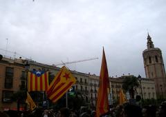 Final de la manifestació del 25 d'abril a València, plaça de la Reina