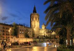 Valencia Plaza de la Reina with El Miguelete bell tower