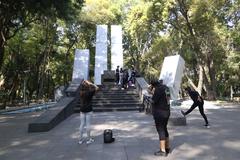 Parque España in Mexico City on a sunny day