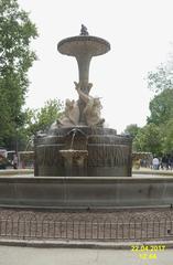 Fuente de los Galapagos in El Retiro Park, Madrid