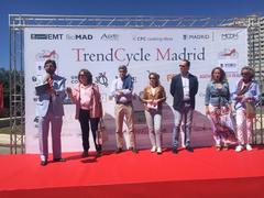 TrendCycle bicycle fashion show in Madrid streets