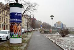 Combined bike and pedestrian way Schönbrunnerstraße Vienna with exhibition ad