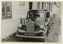 Auto voor de drukkerij van de Deli Courant in 1947