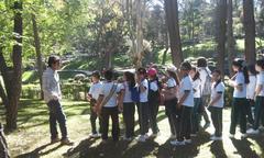 Guided tour at Japanese Garden with elementary school students