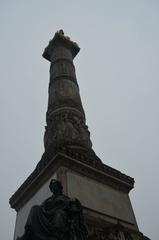 Colonne Du Congres tower with a clear blue sky