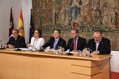 Primera reunión con agentes sociales y económicos de Castilla-La Mancha 2019-2023 en el Palacio de Fuensalida