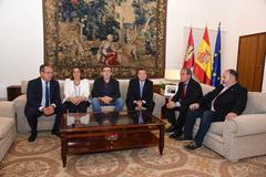 Primera reunión con agentes sociales y económicos en el Palacio de Fuensalida