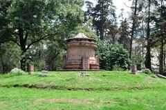 Monument in La Bombilla Park