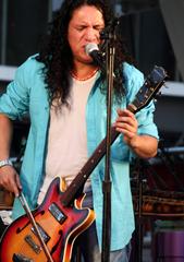 Bowed guitar at the Canadian Aboriginal Music Festival 2010