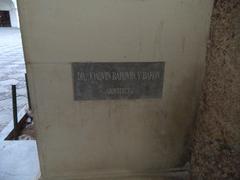 Placa commemorating architect Joaquín Barquín y Barón in Plaza del Cabildo, Sevilla