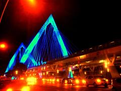 Puente Matute Remus bridge at night