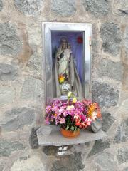 Niche with statue of Mary and child in Playa del Roque de las Bodegas, Tenerife