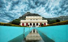 Soneri Mahal Aurangabad cloudy sky