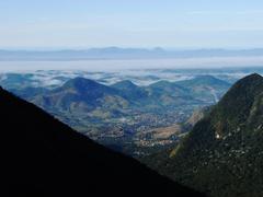 Vista do trevo de Teresópolis com a cidade de Magé ao fundo