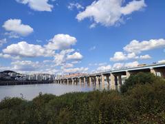 Dongho Bridge over Han River in Seoul