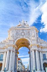 Arco da Rua Augusta in Lisbon at full height