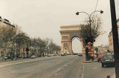 Arc de Triomphe in Paris during daytime with traffic