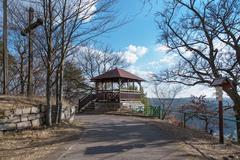 Roofed wooden gazebo U Tří křížů in Karlovy Vary Spa Forests