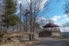 Roofed wooden gazebo U Tří křížů in Karlovy Vary Spa Forests