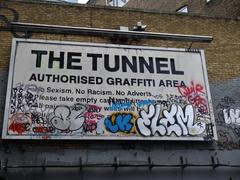 Graffiti in the tunnel along the Bakerloo line