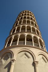 Leaning Tower of Niles in Illinois, half-size replica of Leaning Tower of Pisa