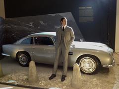 Aston Martin DB5, James Bond