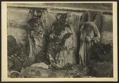 Ruins of statues at Cathédrale Saint-André de Bordeaux